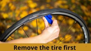 Remove the tire (wheel)