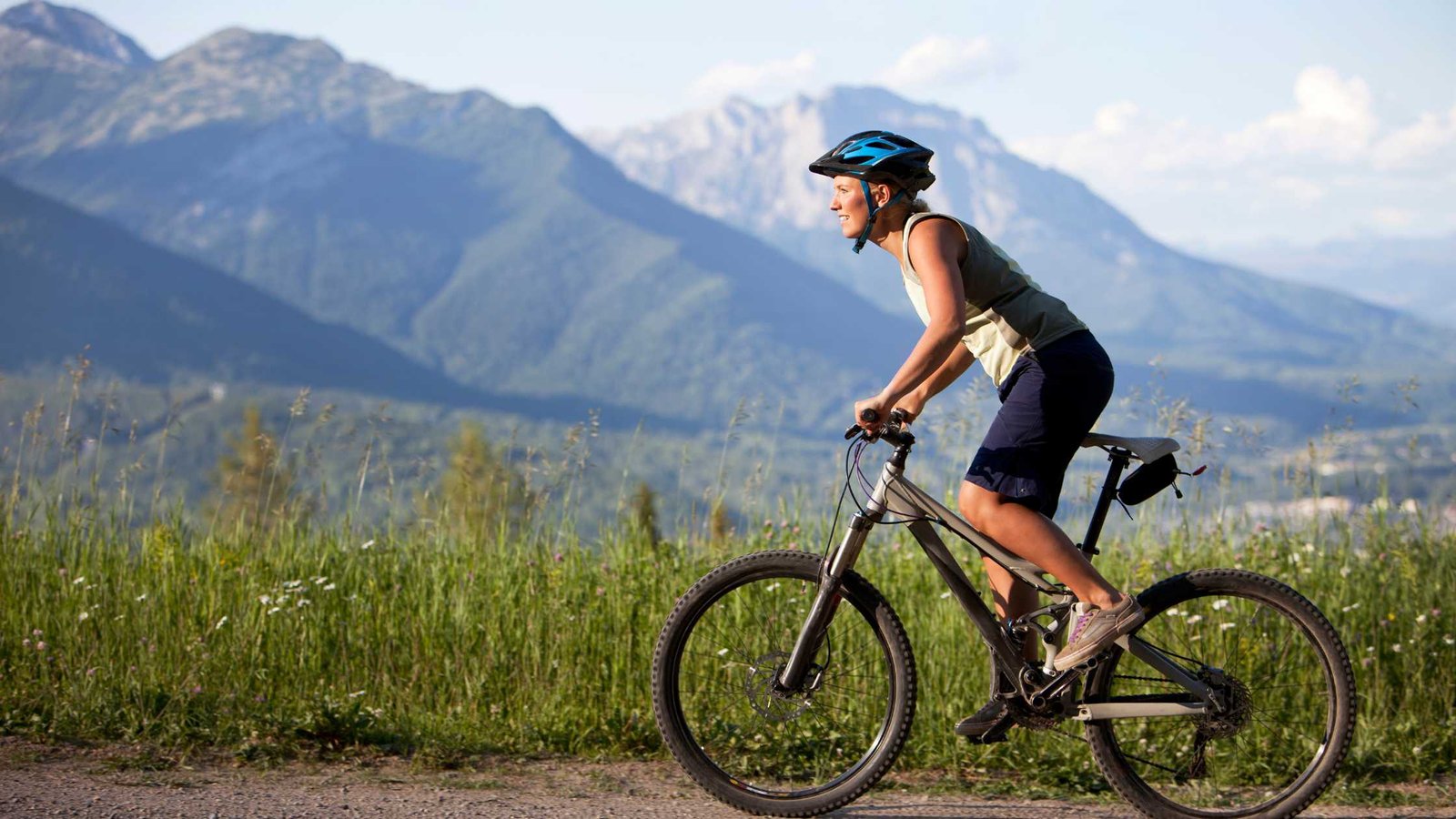 How to Do Biking to Flatten Your Stomach Fast