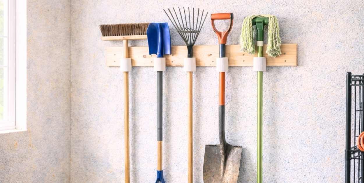 Garage wall with tool storage