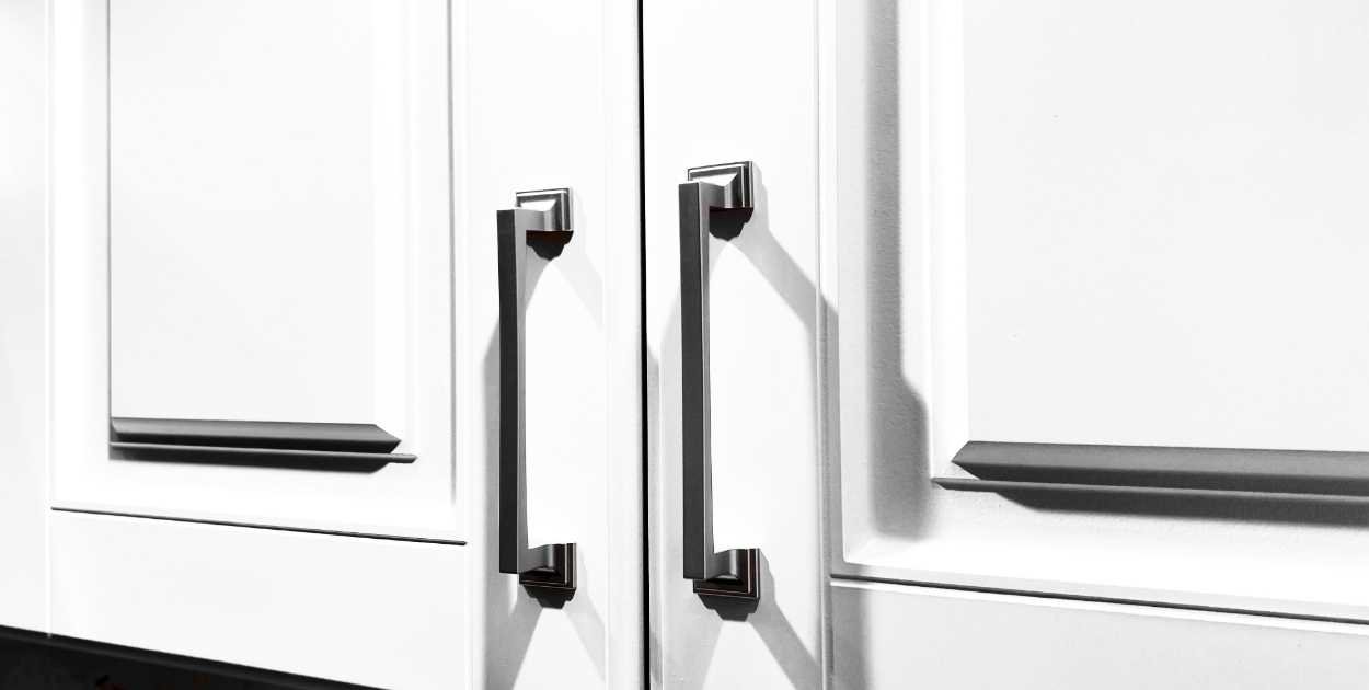 kitchen cabinet hardware before and after knobs to modern handles