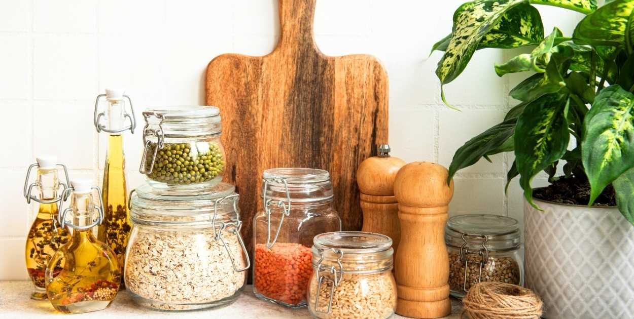 walk-in pantry organization closet