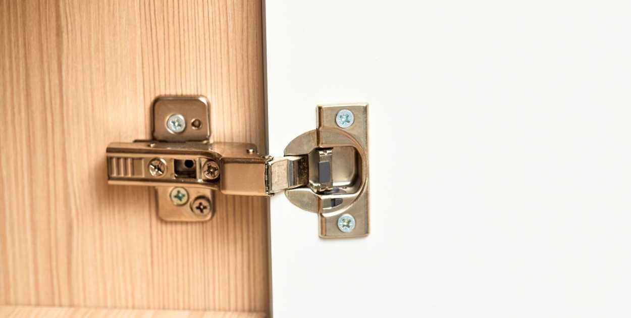 kitchen cabinet exposed hinges vs concealed hinges